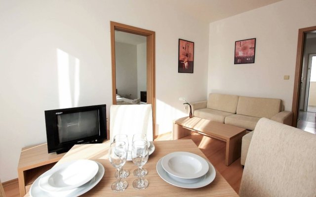Charming Apartment With 1 Bedroom for up to 4 Pax