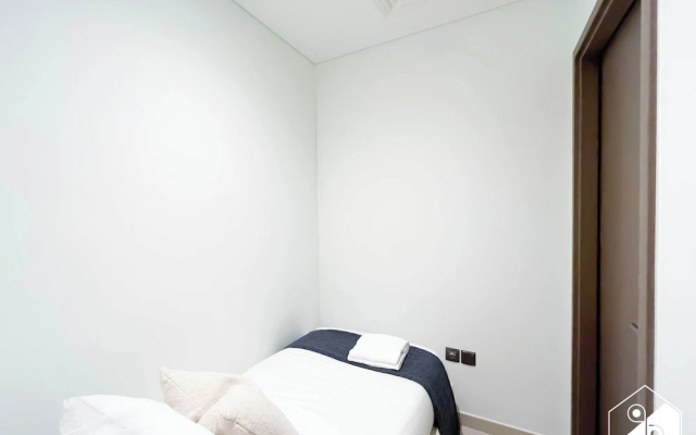 Skyline Elegance Fountain View 3BR in Downtown