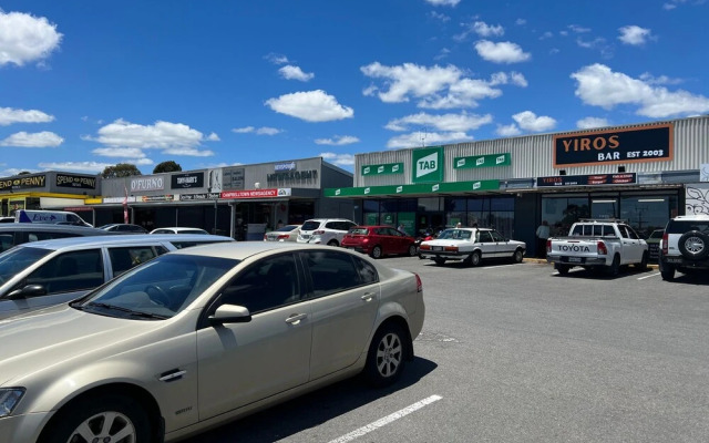 3BR Unit Free Park Wifi Campbelltown