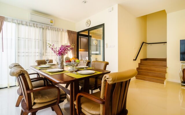 Elata House in Laguna with 3 Bedrooms