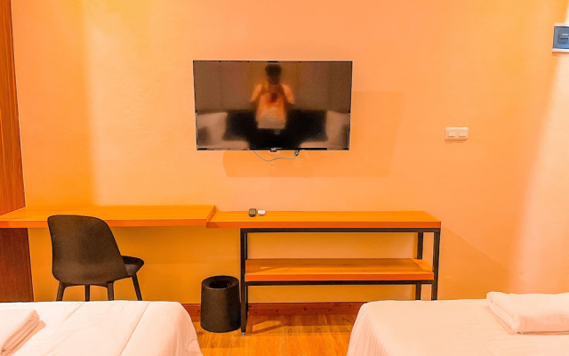 M-LIVIN Dorm Hotel