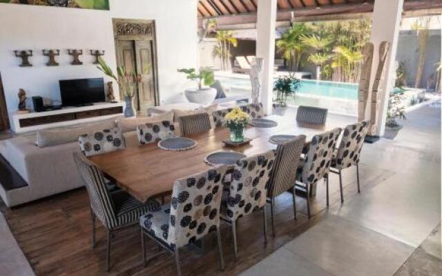 Phinisi Villas - Seminyak City Center