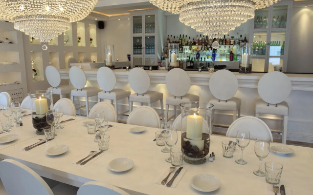 Coral Beach Club Villas & Marina