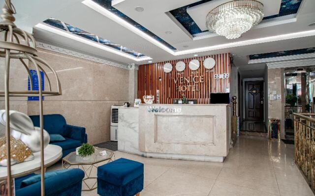 Venice Hotel By Zuzu