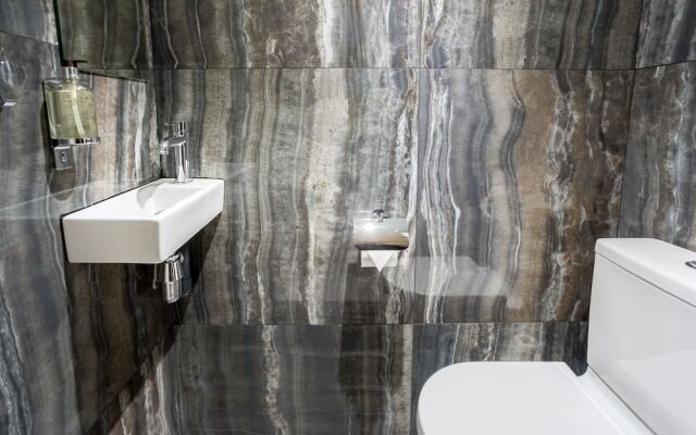 Luxury 2 Bedroom Apartment Eiffel Tower