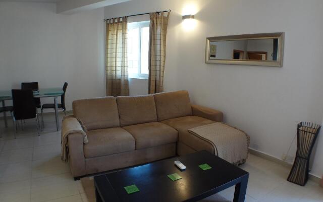 Eri Apartment E004