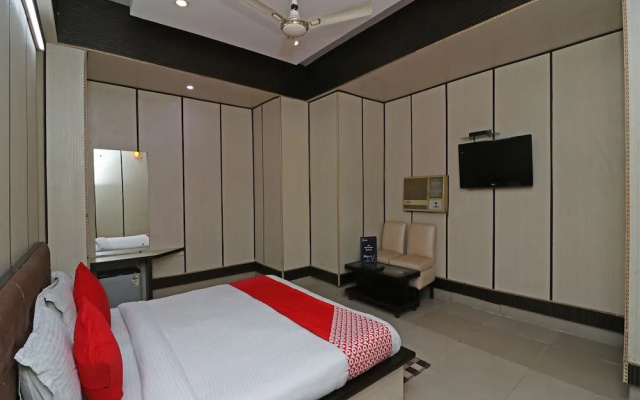 OYO 12848 Hotel Akash - Faridabad