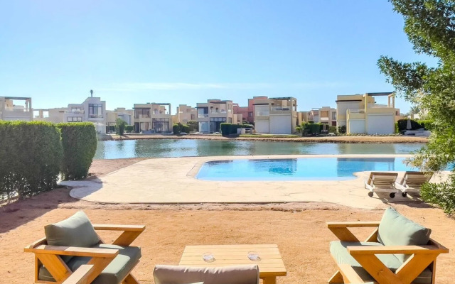 Xuru Stays I Astounding 3bdr Villa @ Tawila Pool Front