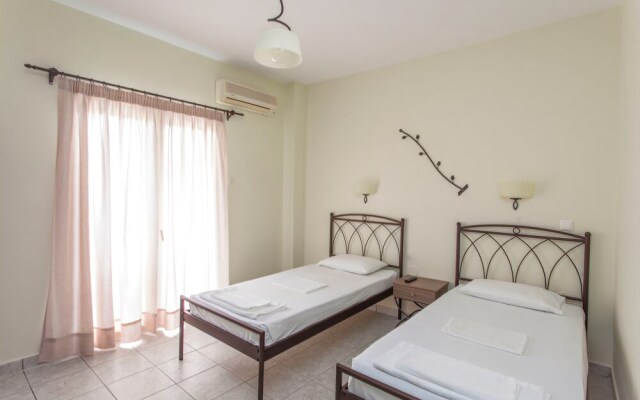 Konstantinos Hotel & Apartments 2