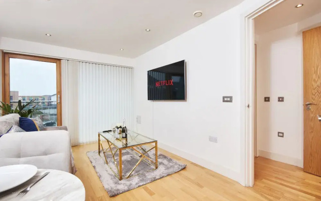 Deluxe City Centre Apt Balcony View & Free Parking