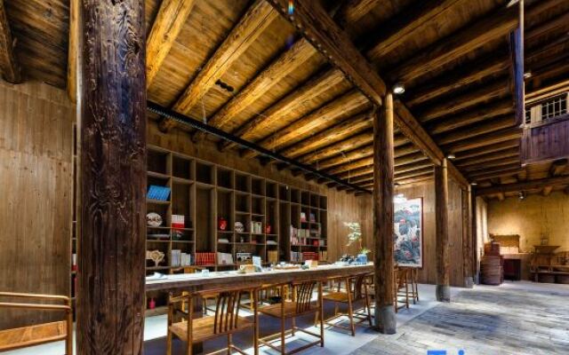 Xinsu Changrong Tulou Cultural Homestay (Yunshui Ballad Shop)