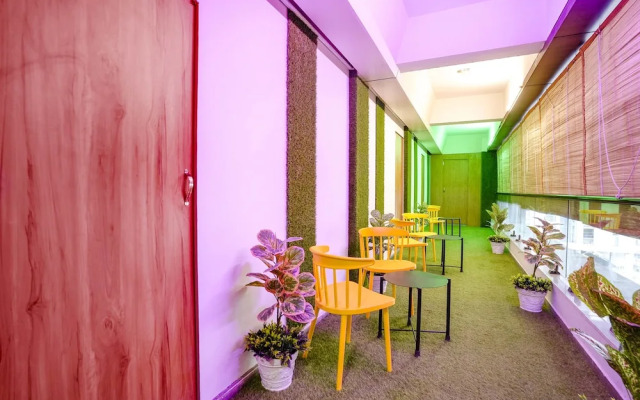 Fabhotel Royal King I