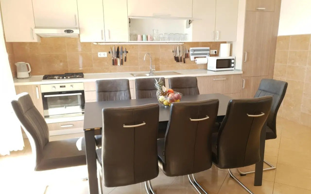 Apartment Tomo