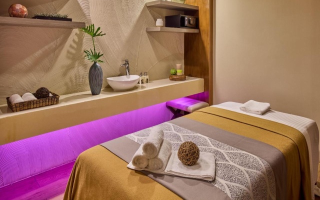 MCollection - Poolside Escape Near Boracay’s Iconic Keyhole