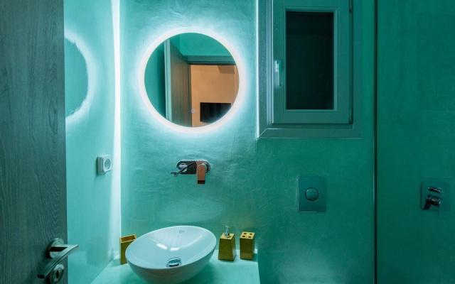 Golden View Jacuzzi Suites