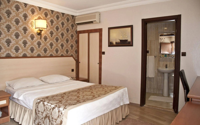 Ronax Hotel