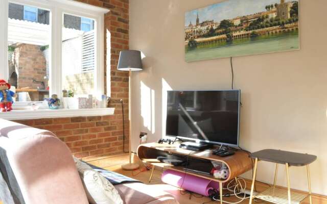 Stunning 3 Bedroom Garden Flat in Maida Vale