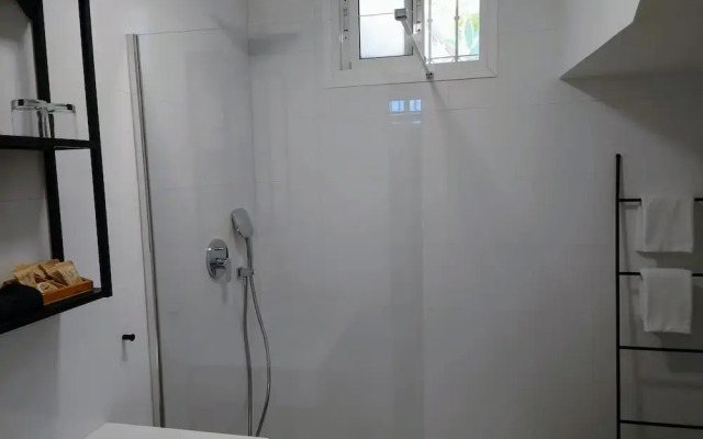 Carmen Rooms