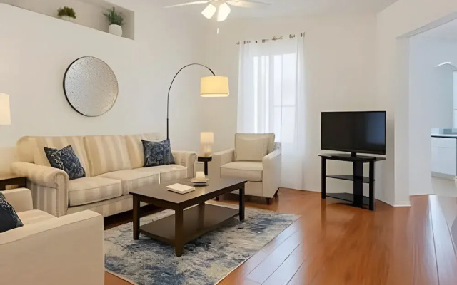 Prime Location! 3bd/2ba Villa