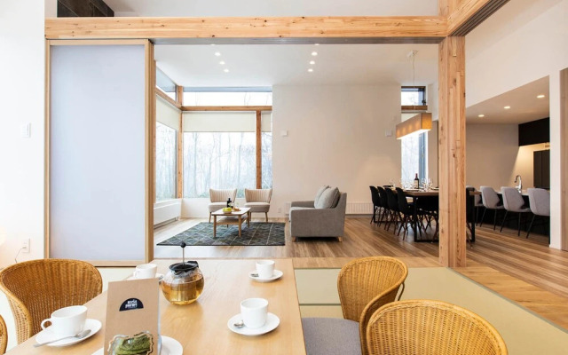Aoyama Lodge
