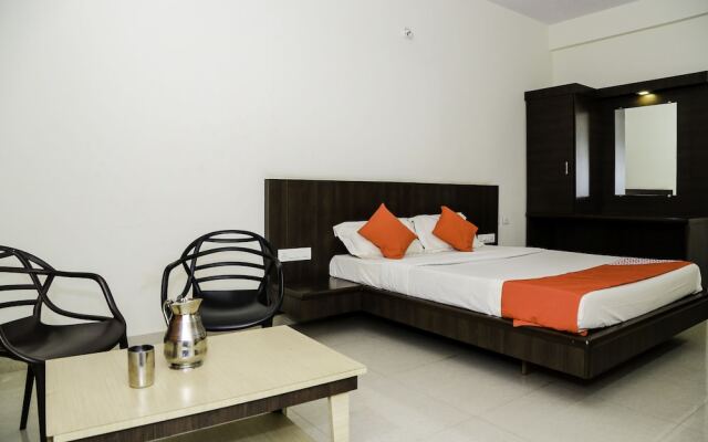 OYO 24265 Hotel Nagu Palace