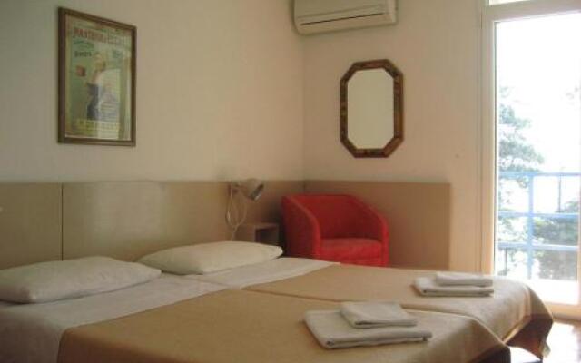 Adria Beach Guest House