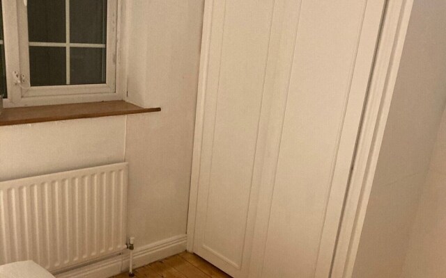 Entire Terraced two Story Redbrick House With Park
