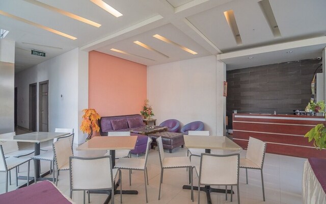 RedDoorz Plus near Undip Pleburan