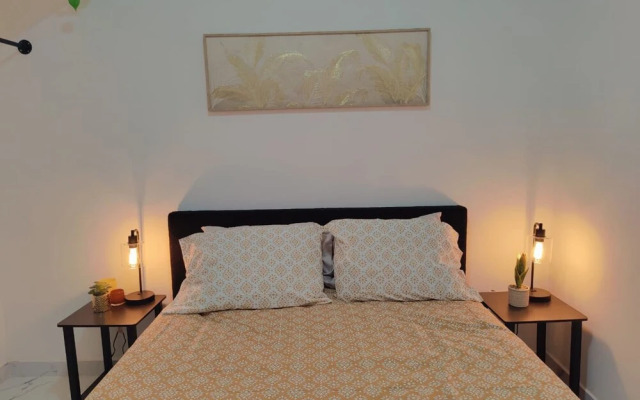 Beautiful 3bed 2bath new Home With Pool in Town