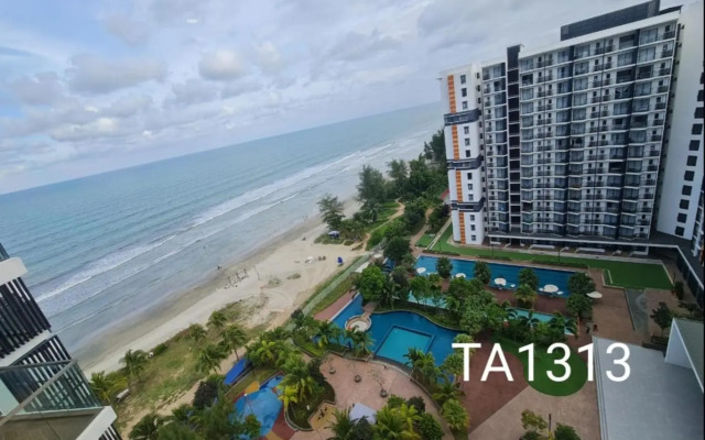 PUTEH Timurbay Beachfront Private Suite Kuantan