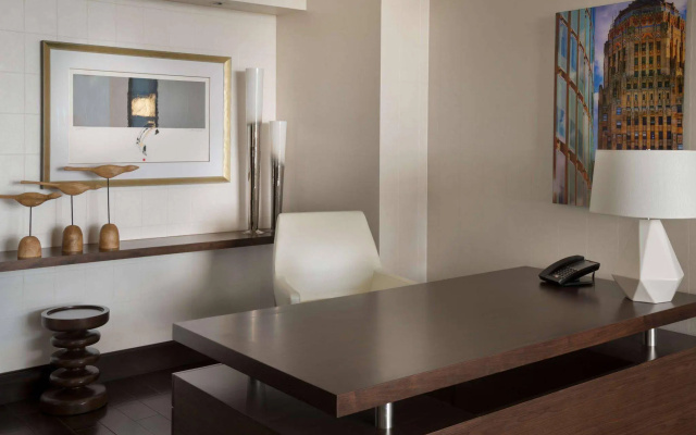 Buffalo Marriott at LECOM HARBORCENTER