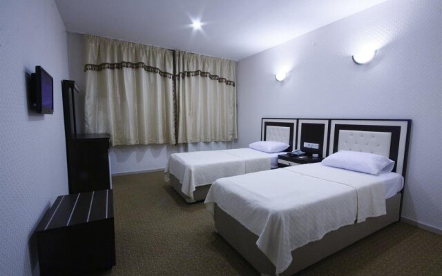 Grand De-liban Hotel