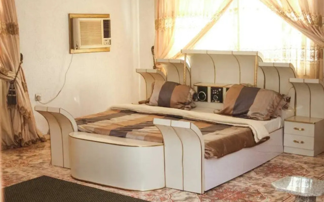 GITY Royale Suites