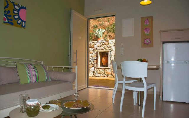 Aksos Suites