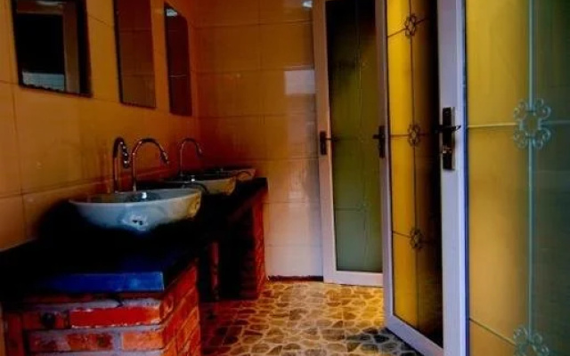 Xiyi International Youth Hostel