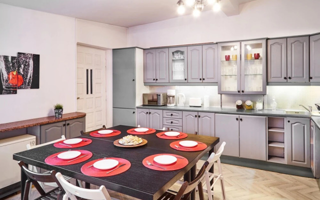 Huge apartments Smoleńsk street