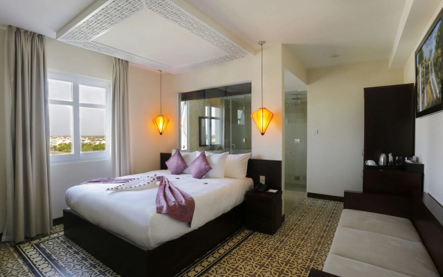 Royal Riverside Hoi An Hotel