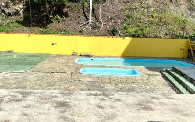 toninhas 300 mts mar