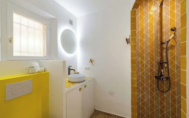 Room in a Magnificent 500m2 Provencal Villa