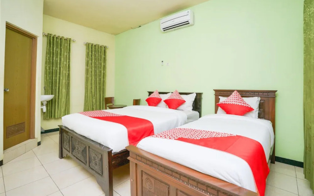 Penginapan Anggrek Syariah 1 by OYO Rooms