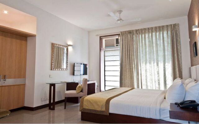 Stately Suites Golf Course Road