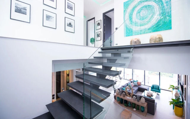 Luxury 5-Bedroom Villa With Games Room In Kata