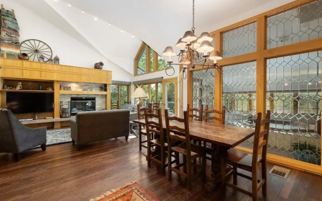 2708 Chateaux Dmont 3 Bedroom Condo