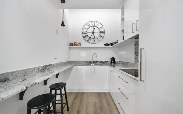 Comfort & Style - Luxurious Central Apartment