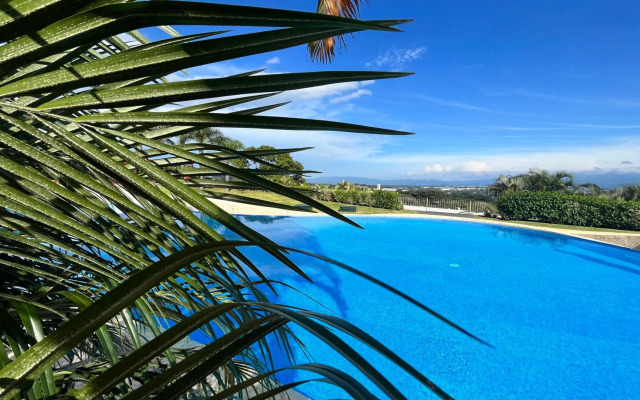 Modern 2 bed APT complex Pool,Tennis,Gym,FreeWiFi