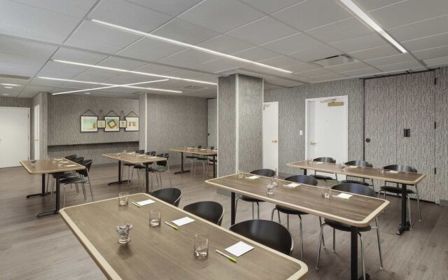 Fairfield Inn & Suites Chicago Downtown / Magnificent Mile