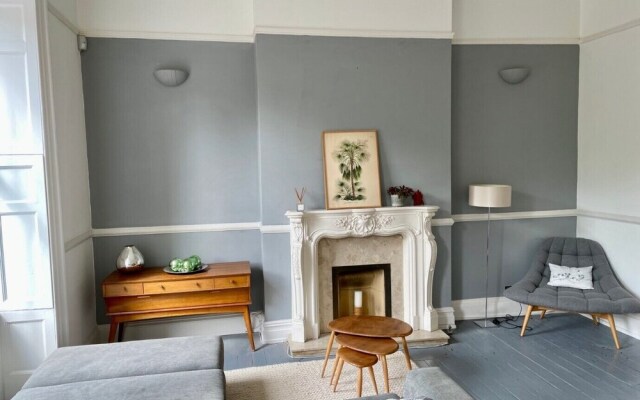 Grand & Graceful One Bed Flat in Clifton Village