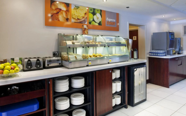 Hol Inn Express East