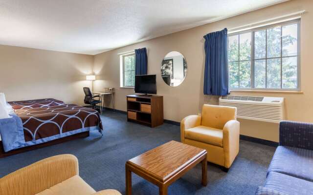 Super 8 by Wyndham East Stroudsburg/Poconos