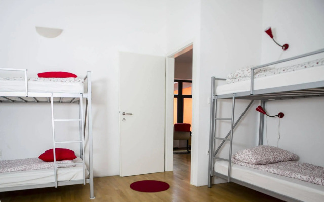 Cukrarna Hostel